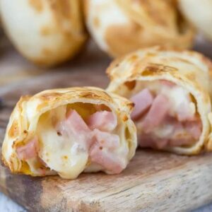 Empanada de jamon y queso