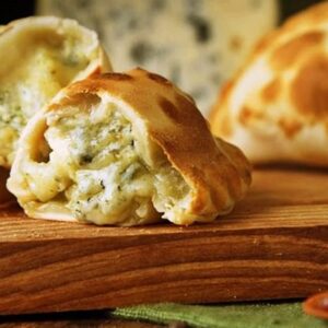 Empanada de cebolla y queso